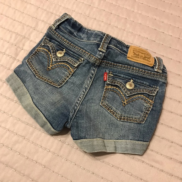 Levi’s Shorts - Picture 2 of 3